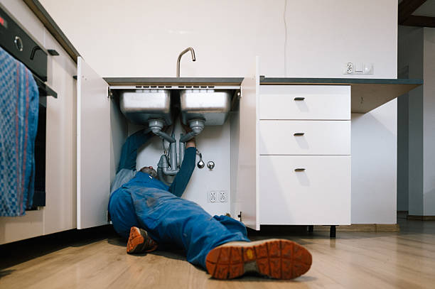 Professional Leak Detection technician working in Thelma, KY